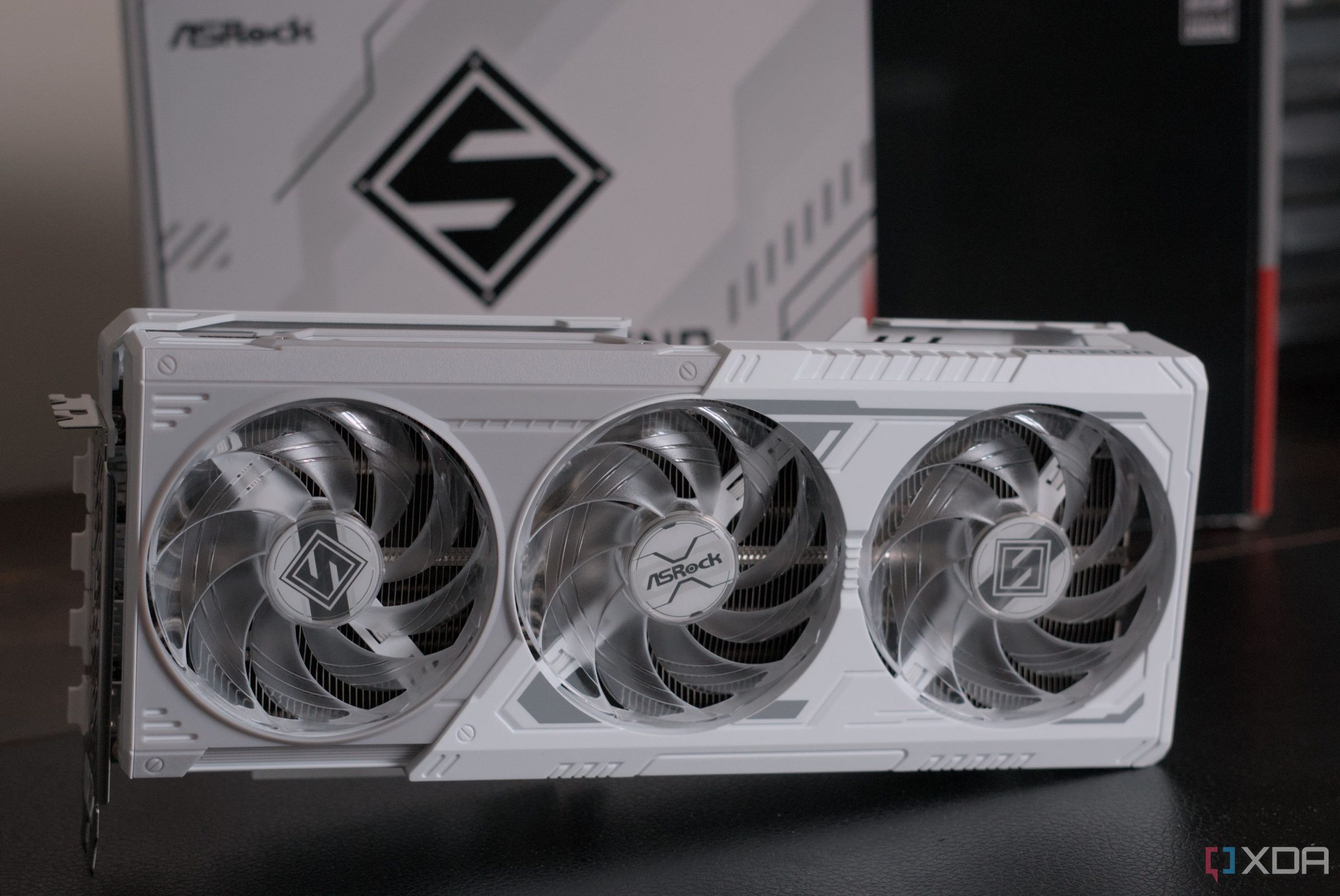 AMD Radeon RX 7900 XTX: 엔비디아 RTX 5070의 악몽